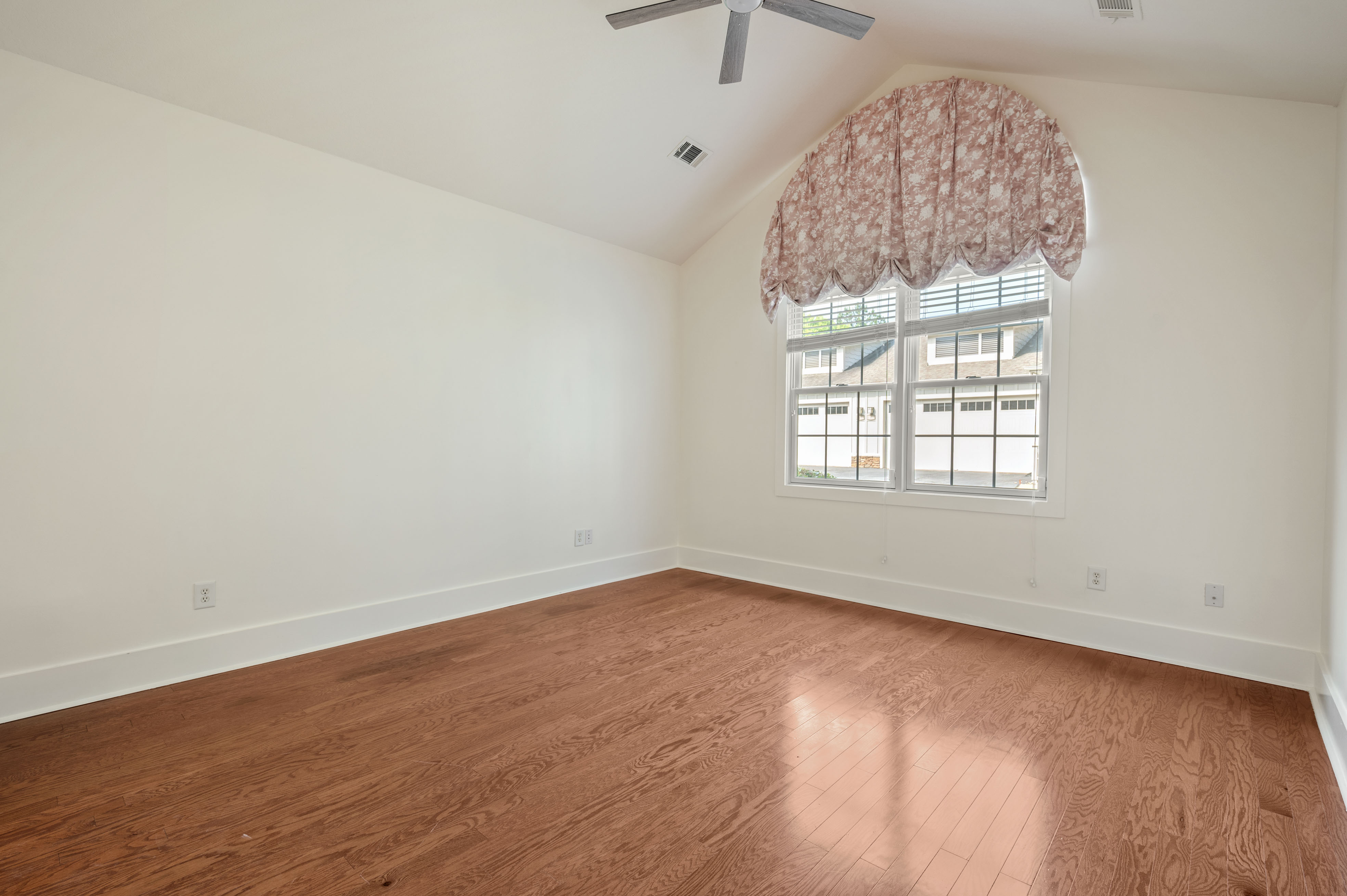 114 Edgewood Court image 14